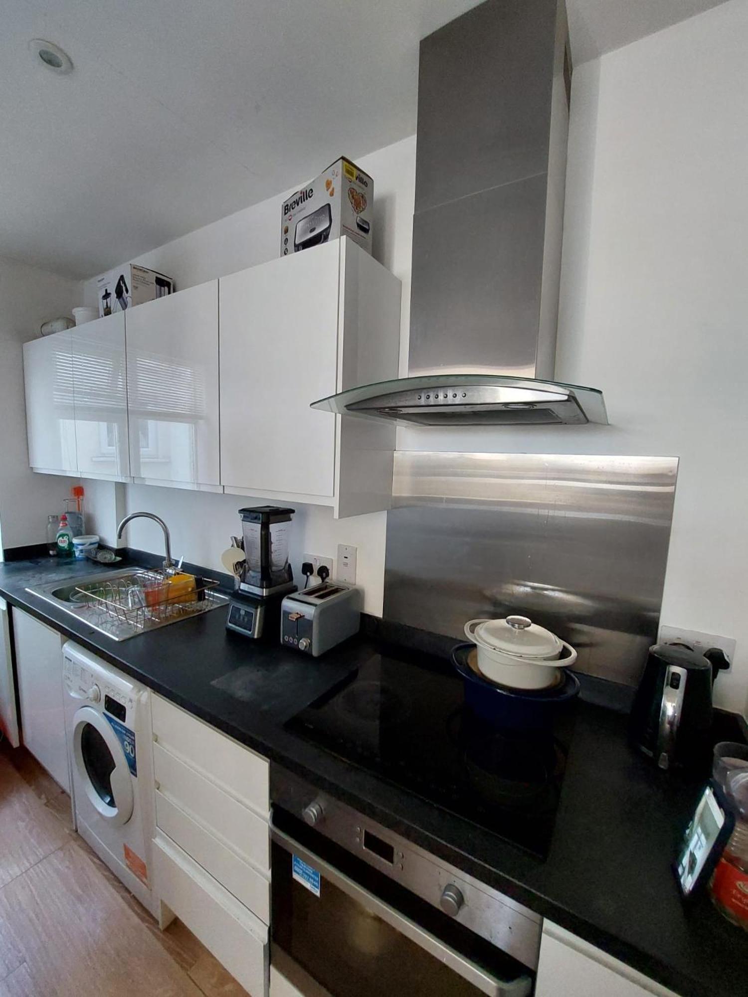 London Luxe Rooms Surbiton ภายนอก รูปภาพ